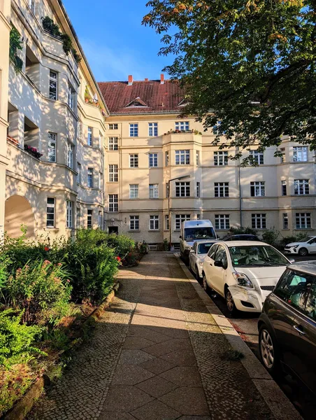 Viel Platz für Ihre Entfaltung in einer 4-Zimmer-Wohnung in Schöneberg — photo 1